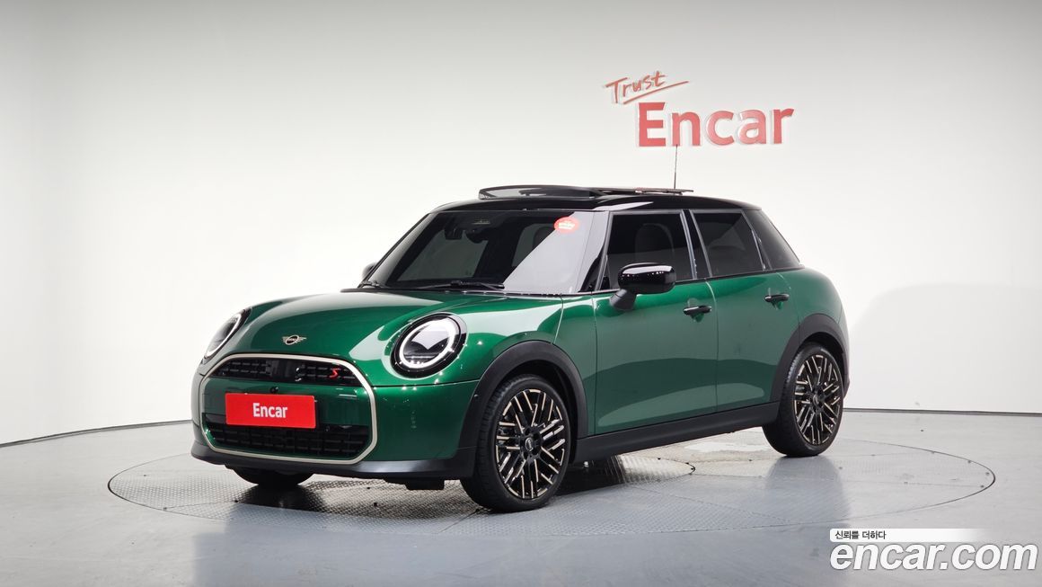 Mini Cooper Favoured, 2025