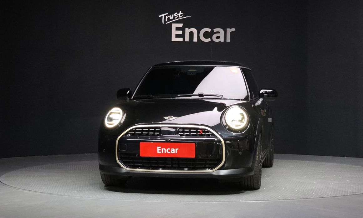 Mini Cooper Favoured, 2025