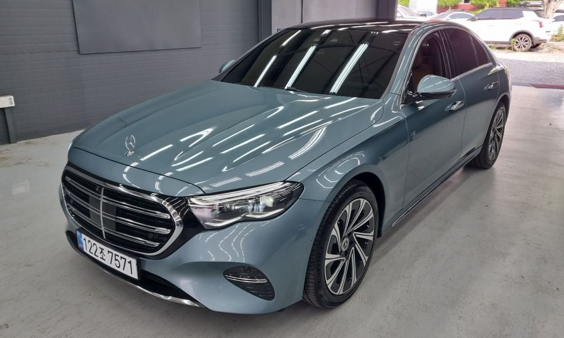 Mercedes-Benz E-Class E300 4MATIC Exclusive, 2024