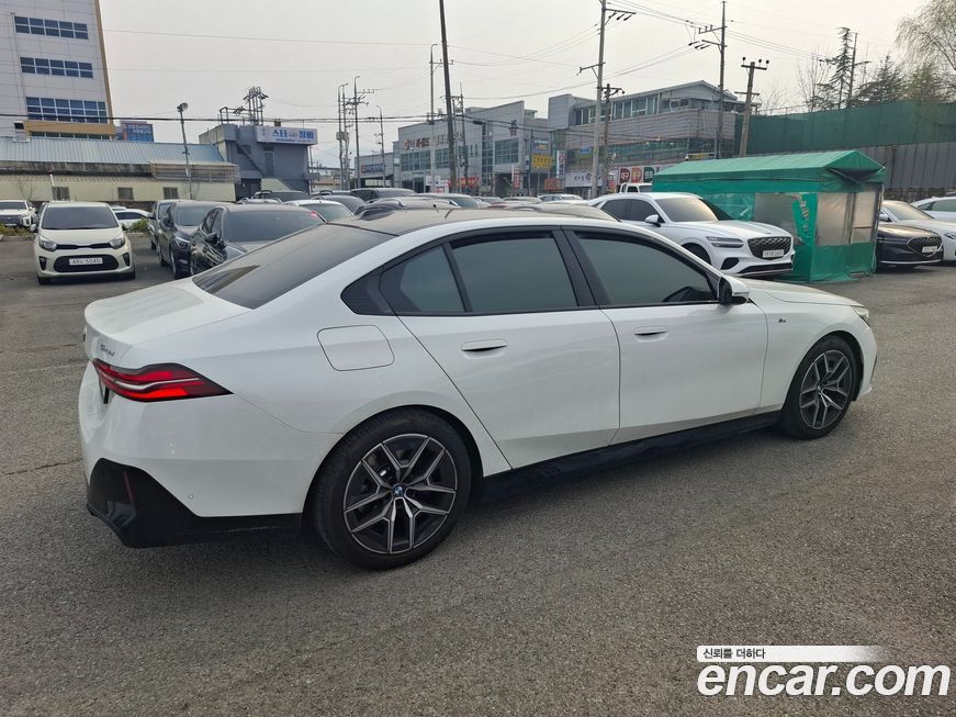 BMW 5-Series 523d M Sport, 2025