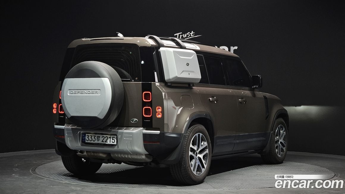 Land Rover Defender 110 D250 SE, 2023
