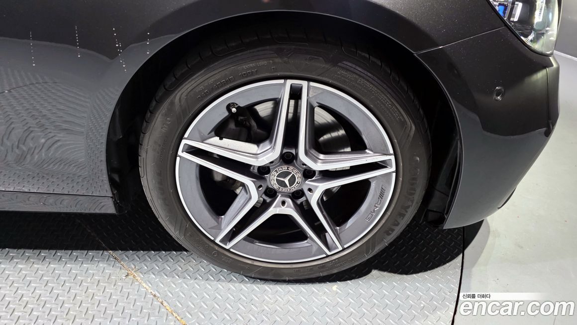 Mercedes-Benz E-Class E250 AMG Line, 2023