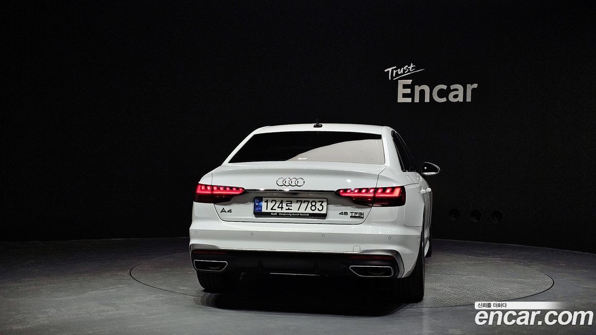 Audi A4 45 TFSI Quattro Premium, 2023