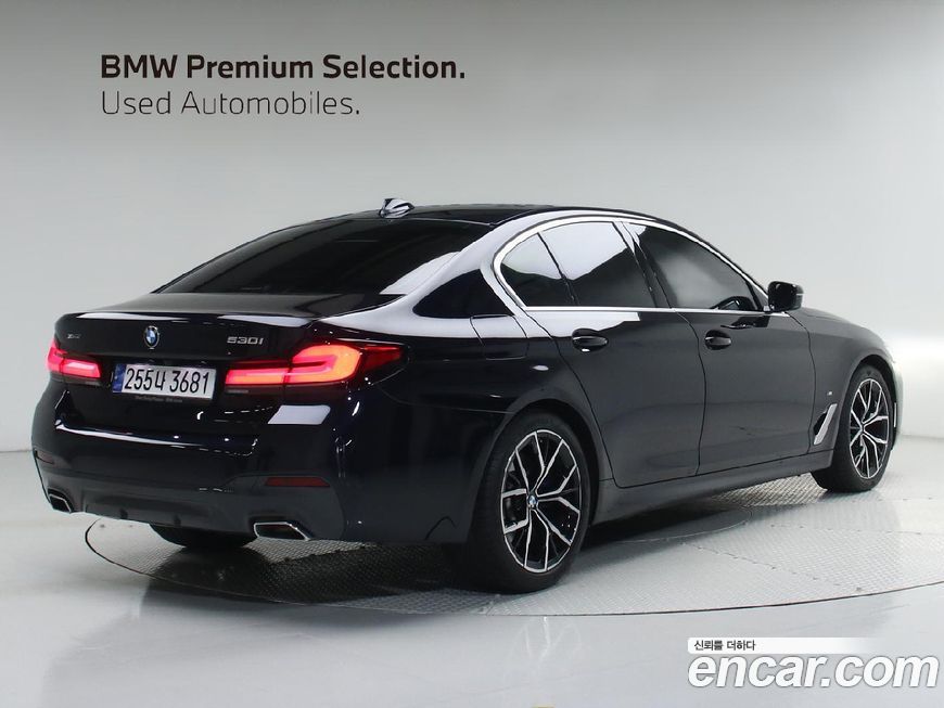 BMW 5-Series 530i xDrive M Sport Package, 2023