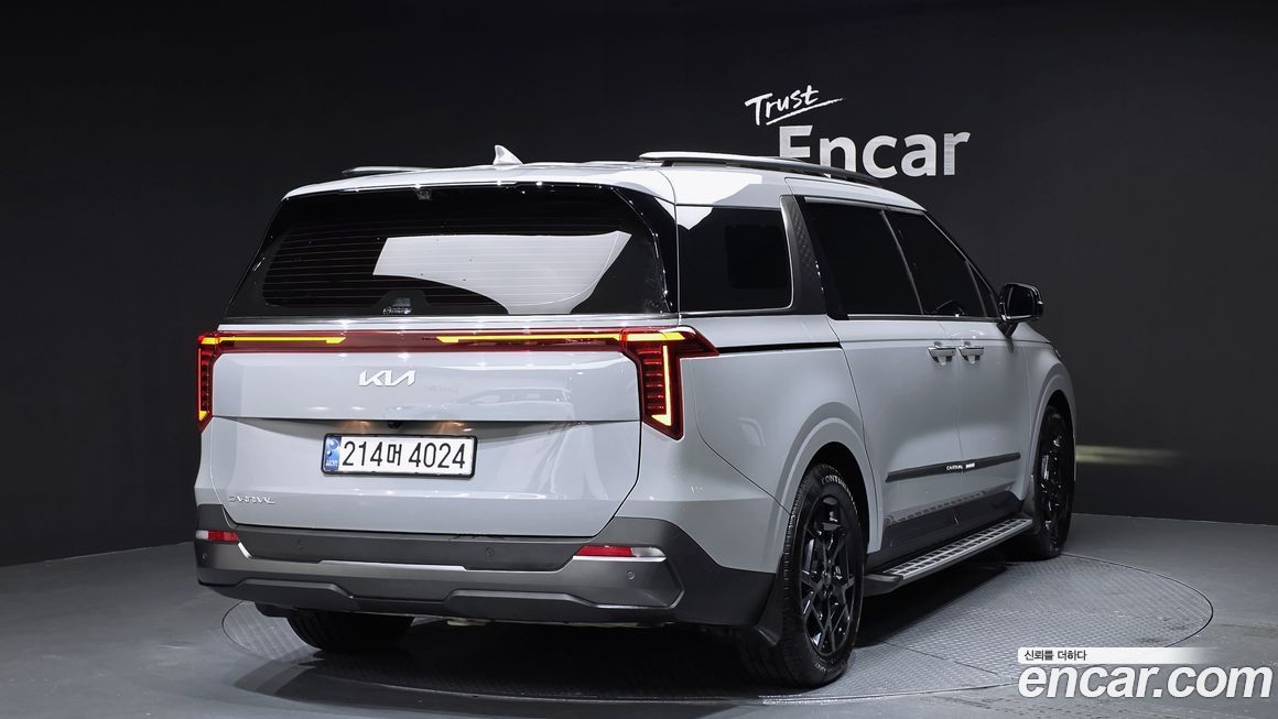 Kia Carnival 9-Seater Gravity, 2024