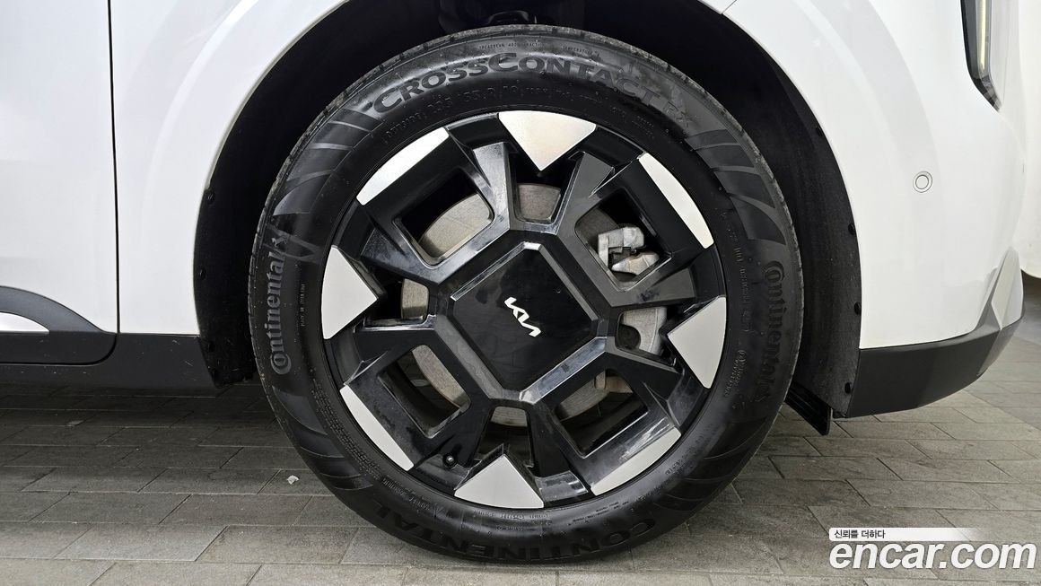 Kia Carnival 7-Seater Signature, 2024