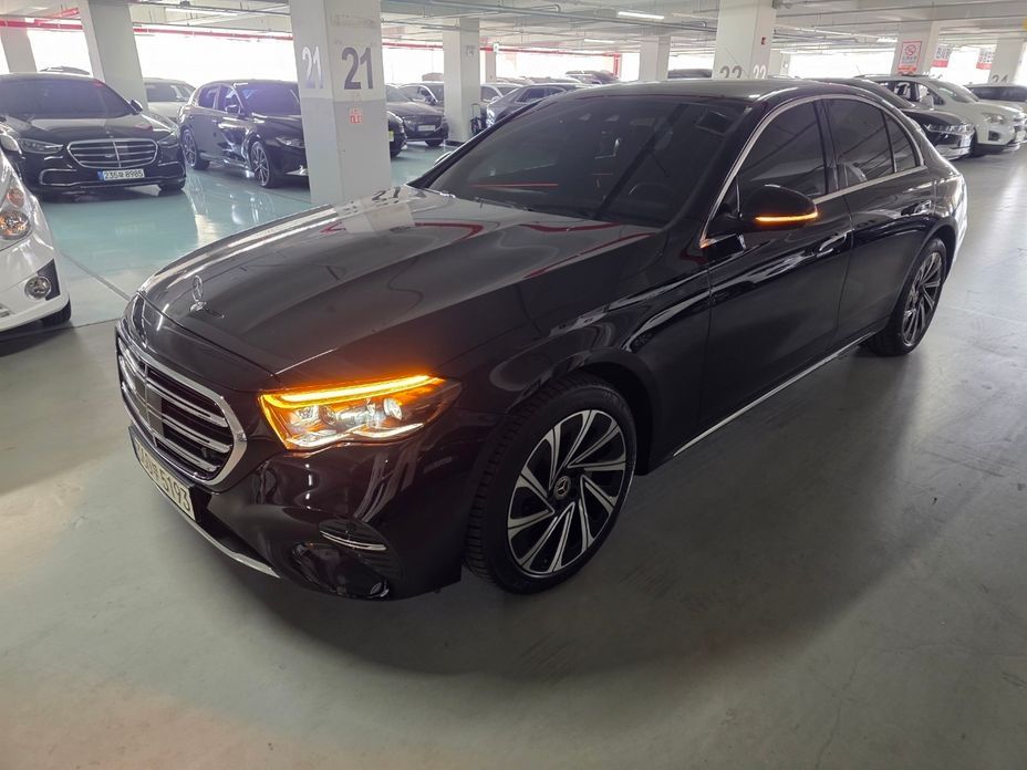 Mercedes-Benz E-Class E300 4MATIC Exclusive, 2024