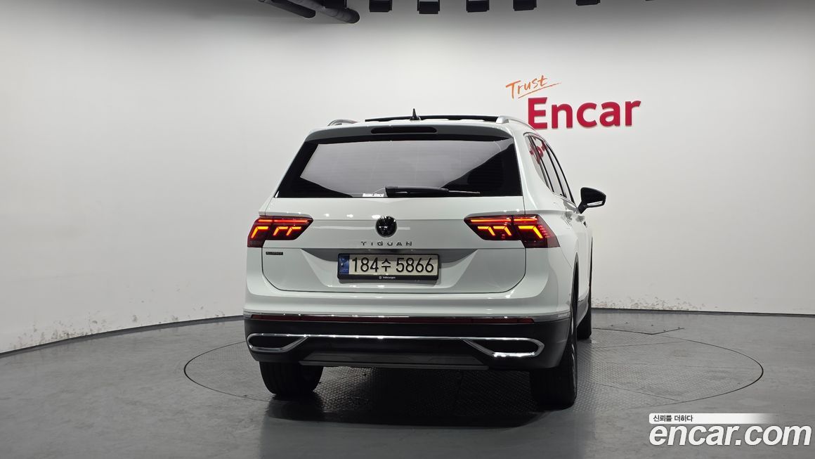 Volkswagen Tiguan 2.0 TSI Prestige, 2023