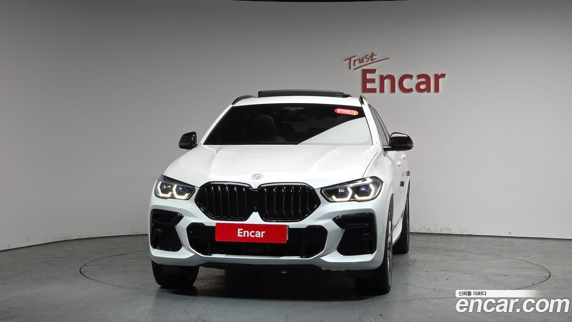 BMW X6 M50i, 2023