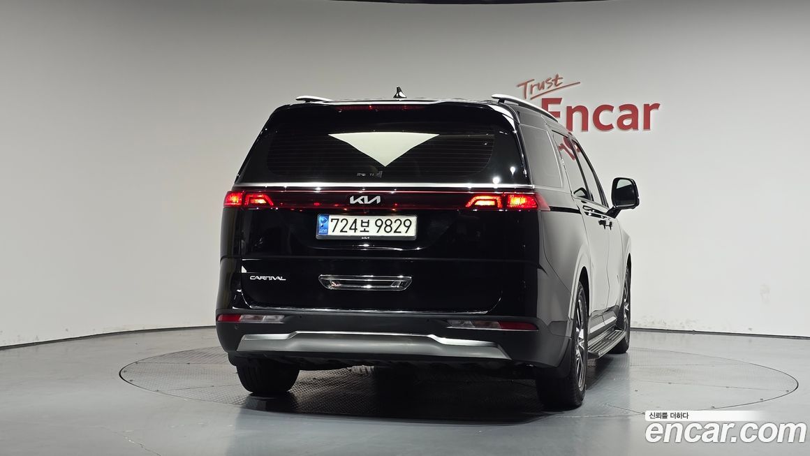 Kia Carnival 11-Seater Signature, 2023