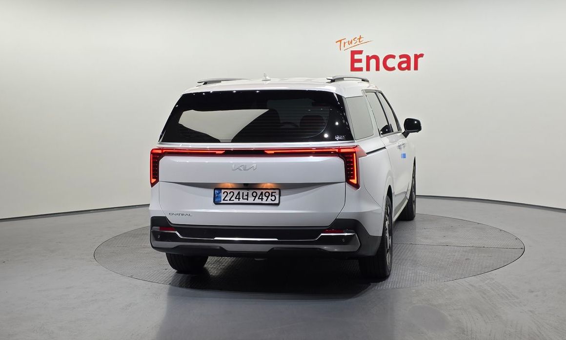 Kia Carnival 9-Seater Signature, 2024