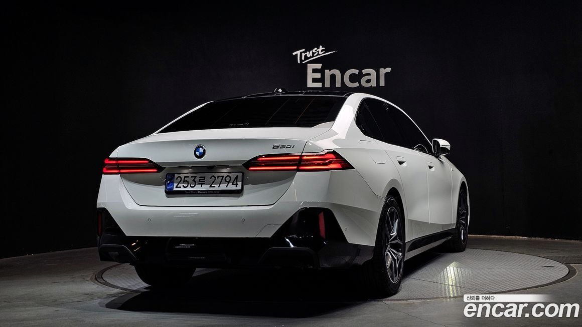 BMW 5-Series 520i M Sport, 2024