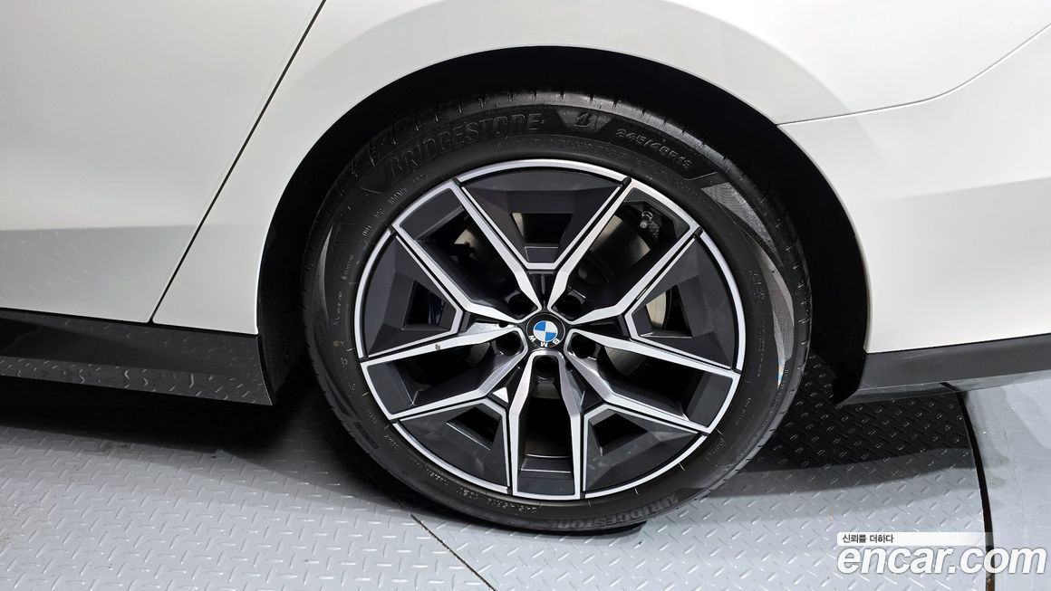 BMW 5-Series 523d xDrive M Sport, 2025