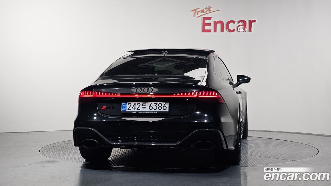 Audi RS7 4.0 TFSI Quattro Performance, 2025