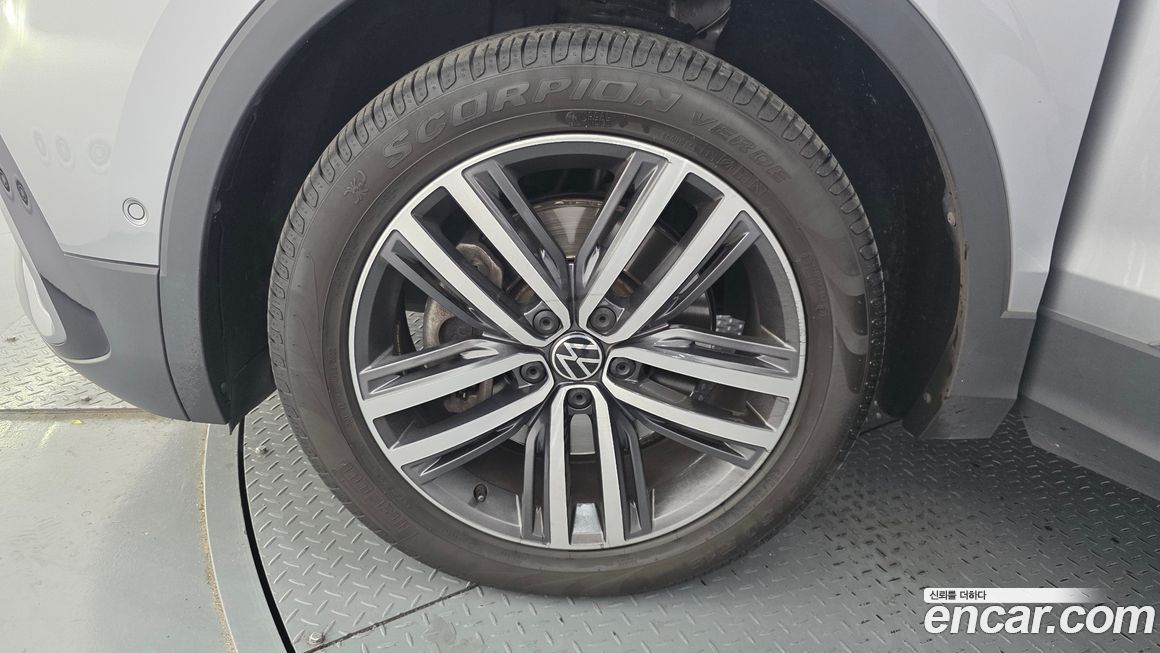 Volkswagen Tiguan 2.0 TSI Prestige, 2023