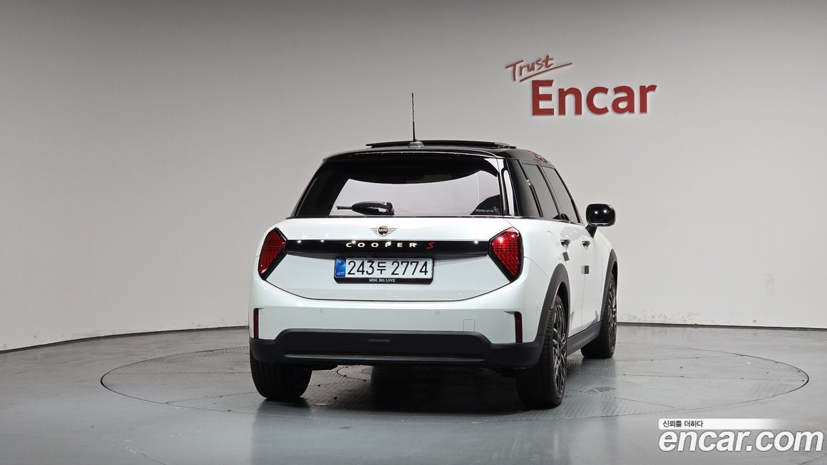 Mini Cooper 5 Door Favoured, 2025