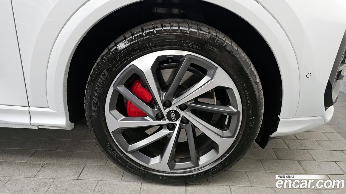 Audi Q5 40 TDI Quattro S Line Black Edition, 2025
