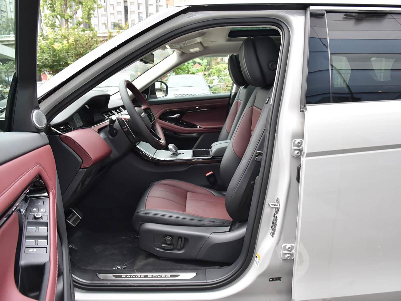 Range Rover Evoque L SE