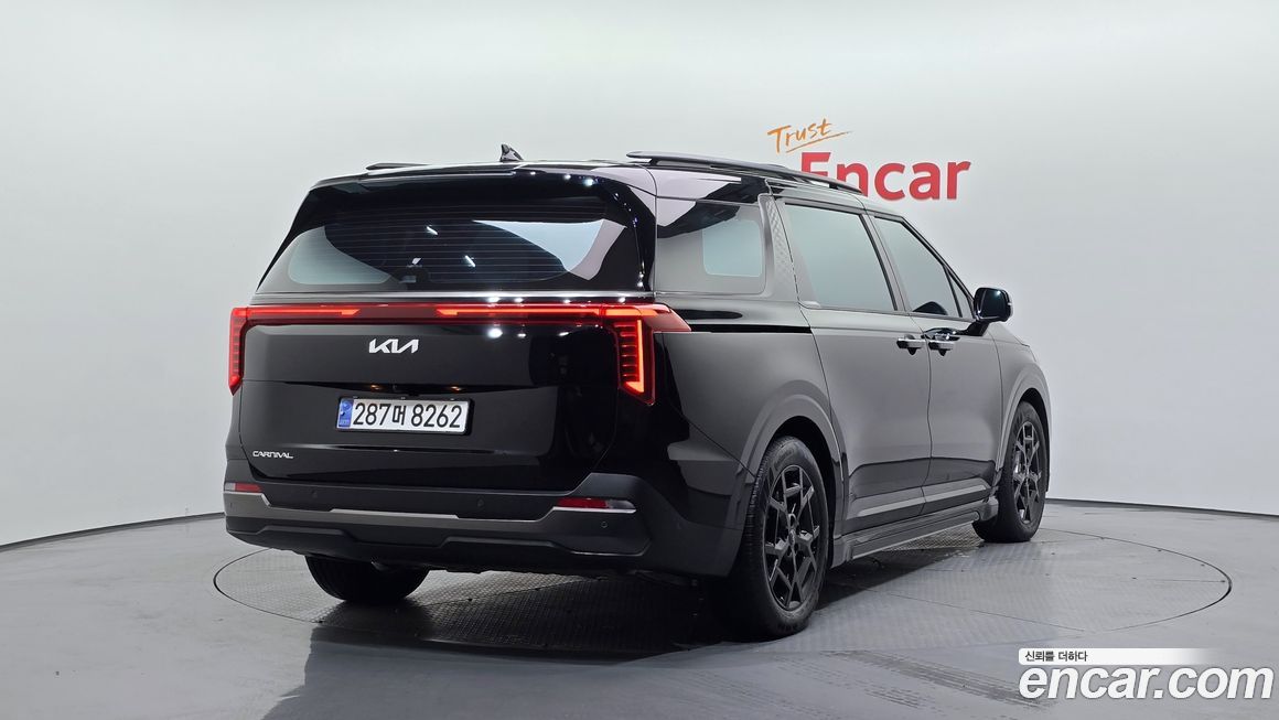 Kia Carnival 9-Seater Gravity, 2025