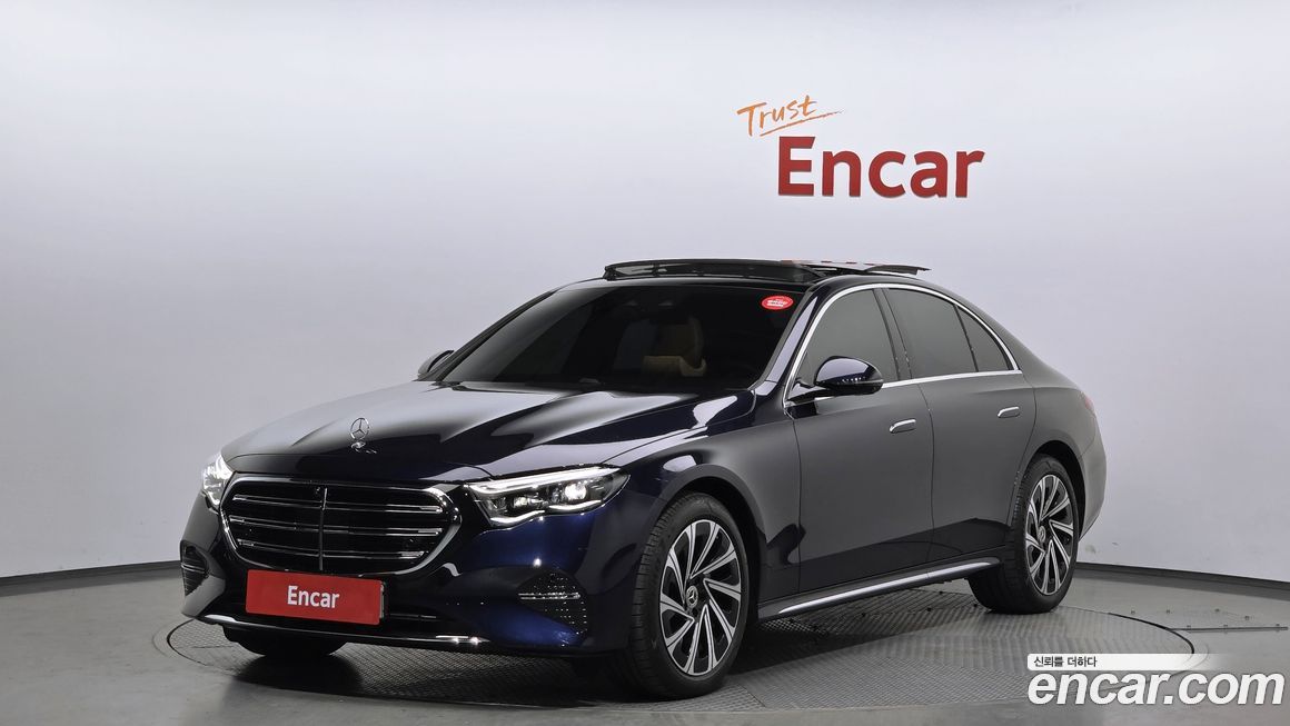 Mercedes-Benz E-Class E300 4MATIC Exclusive, 2025