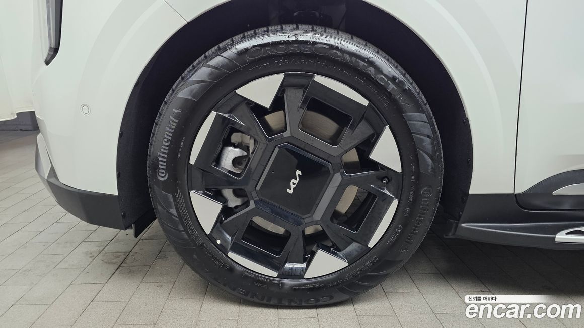 Kia Carnival 9-Seater Signature, 2025