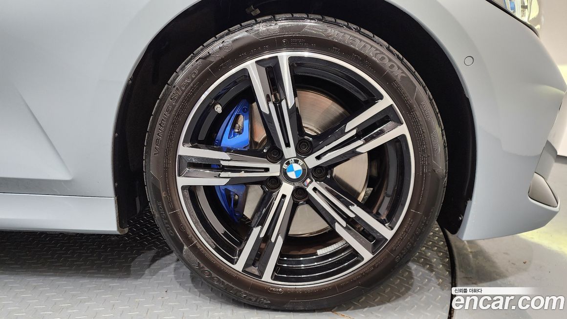 BMW 3-Series 320i M Sport, 2025