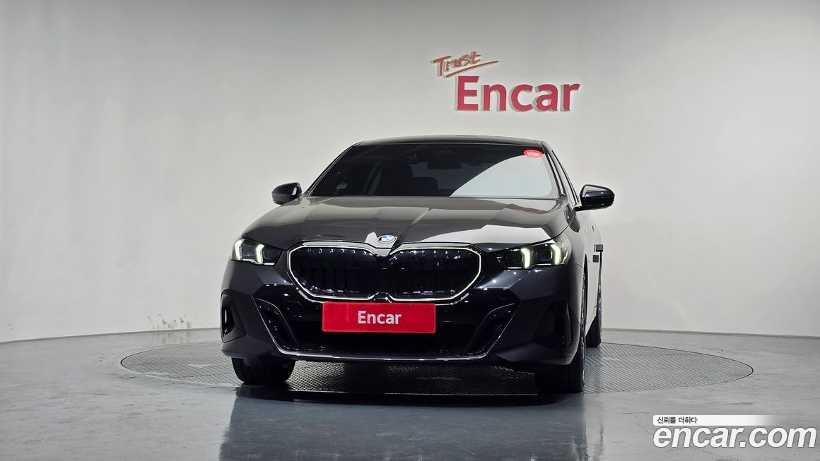 BMW 5-Series 520i M Sport, 2025