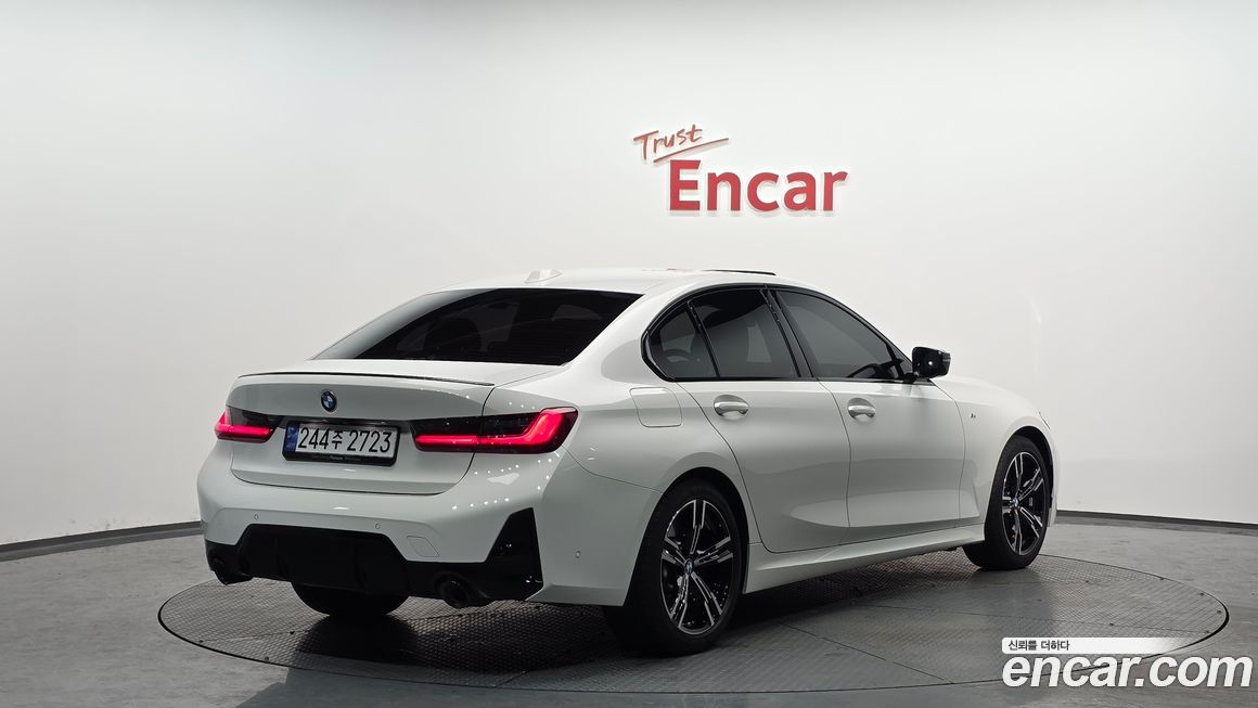 BMW 3-Series 320i M Sport, 2024