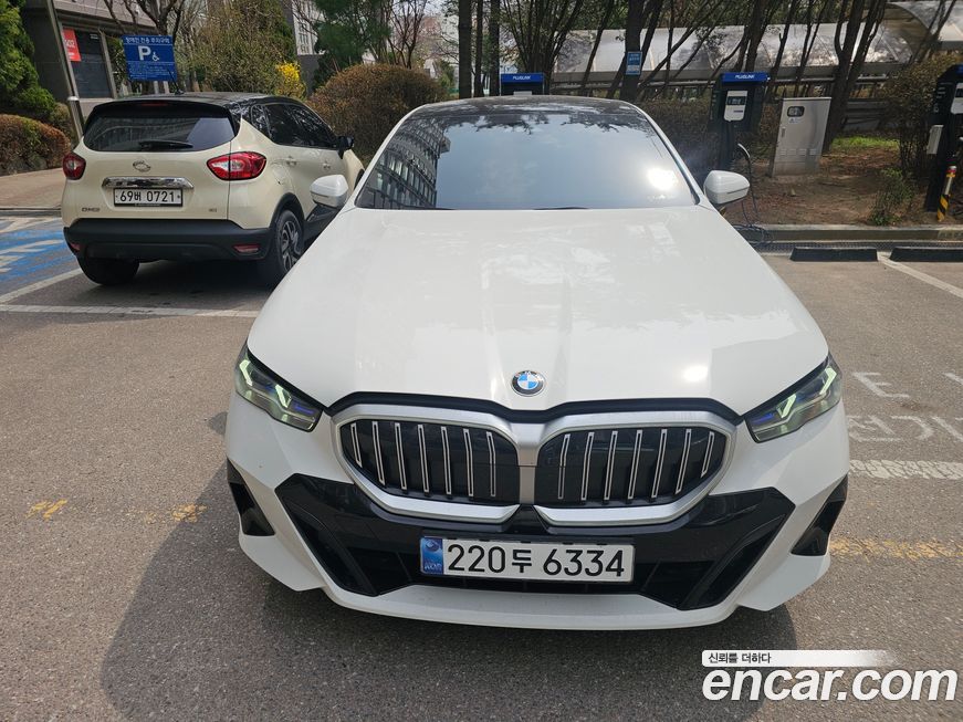 BMW 5-Series 520i M Sport, 2025