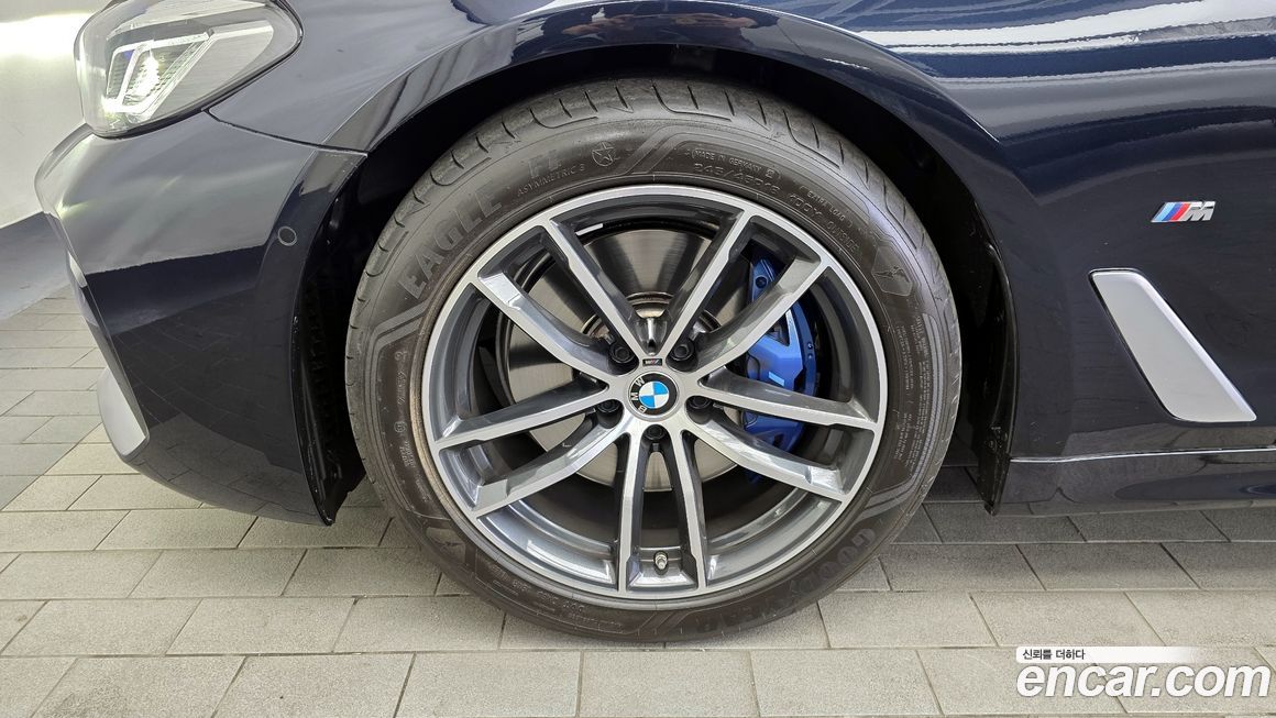 BMW 5-Series 520i M Sport, 2023