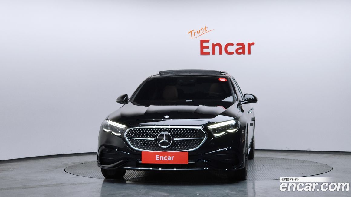 Mercedes-Benz E-Class E300 4MATIC AMG Line, 2025