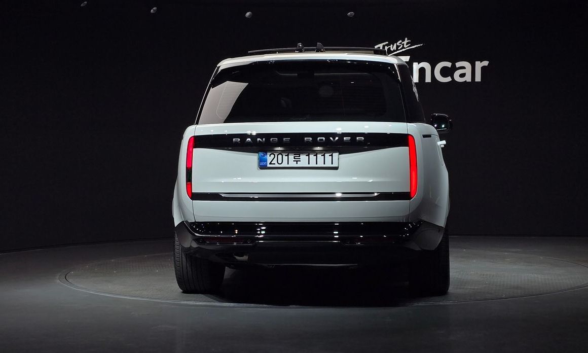 Land Rover Range Rover D350 Autobiography Long Wheel Base, 2025