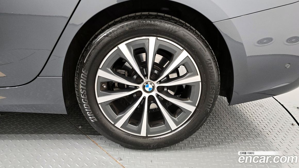 BMW 3-Series 320i, 2022