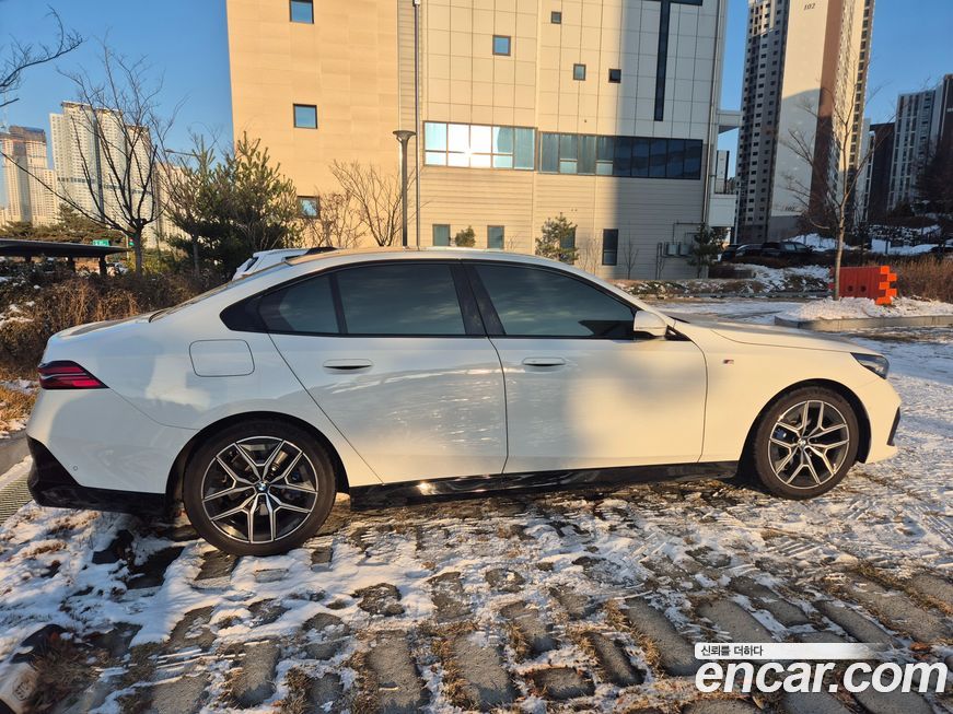 BMW 5-Series 520i M Sport, 2024