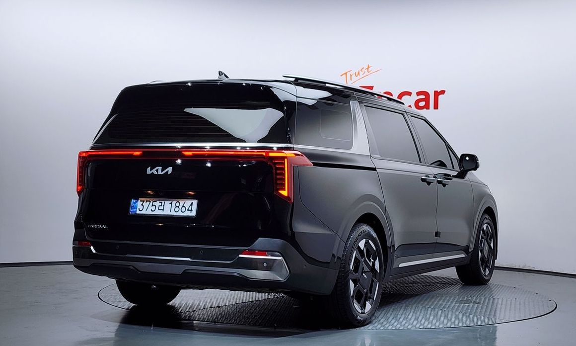 Kia Carnival 9-Seater Signature, 2025