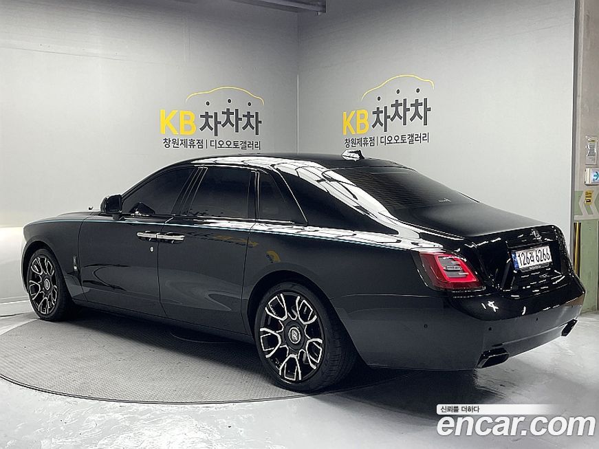 Rolls-Royce Ghost 6.7 V12 Black Badge, 2023