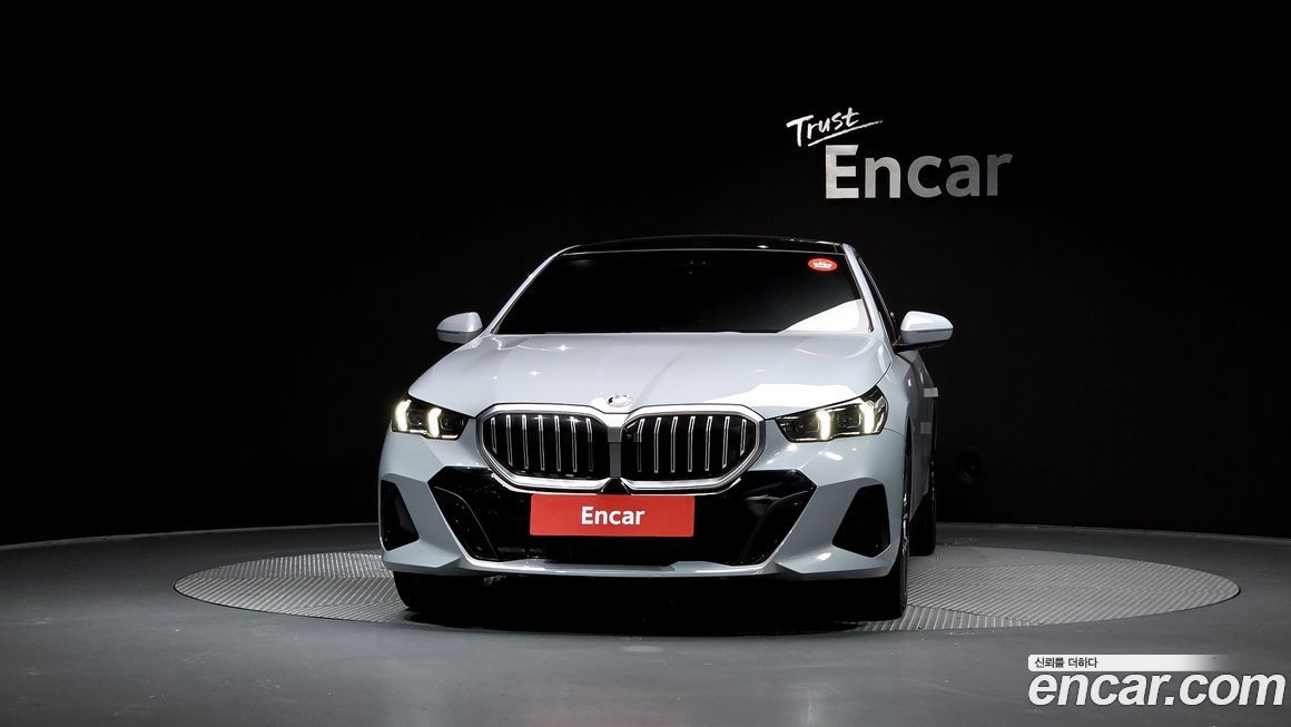 BMW 5-Series 520i M Sport, 2025