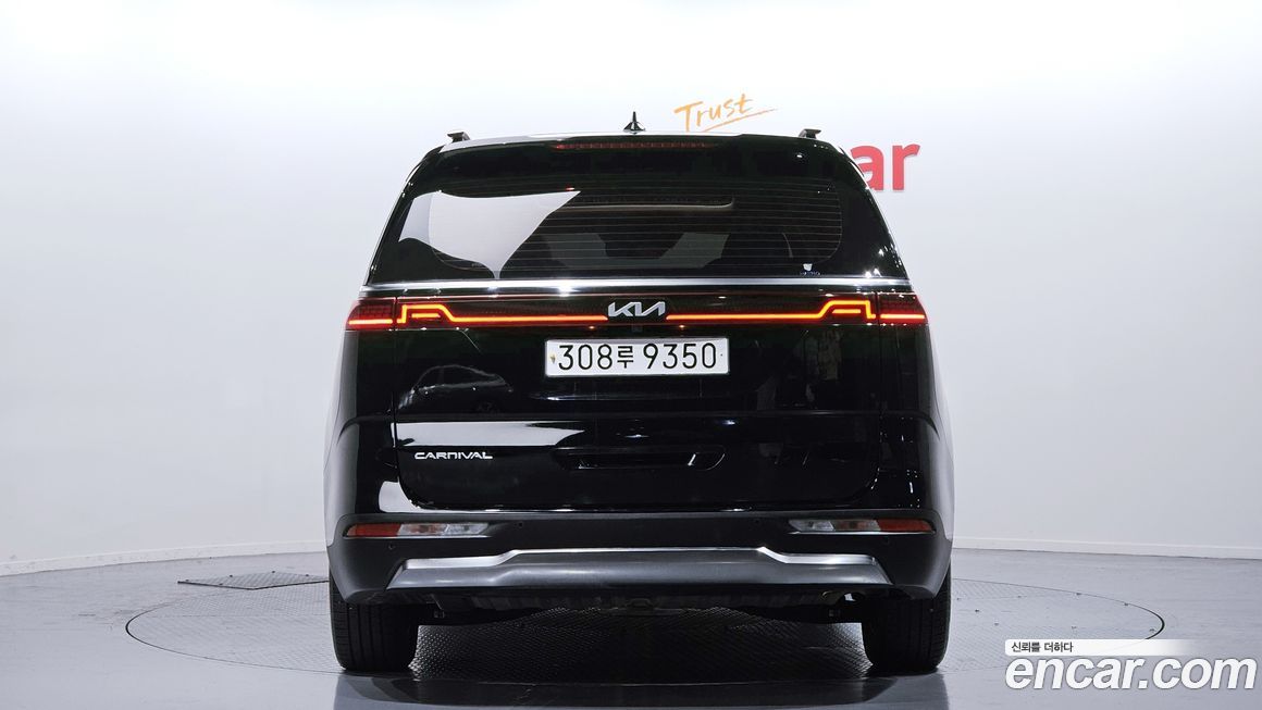 Kia Carnival 9-Seater Signature, 2022