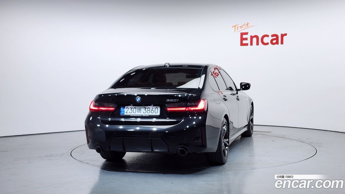 BMW 3-Series 320i M Sport, 2023