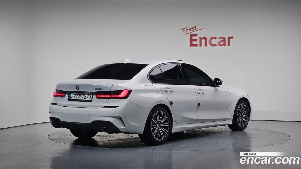 BMW 3-Series 320i M Sport, 2022