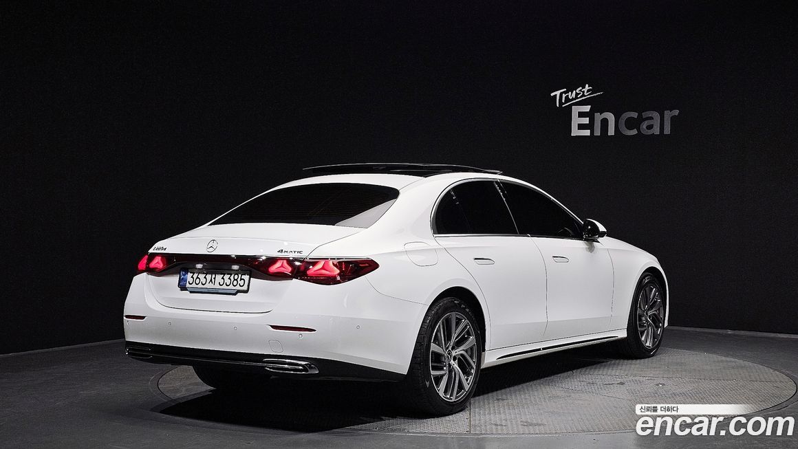 Mercedes-Benz E-Class E220d 4MATIC Exclusive, 2024