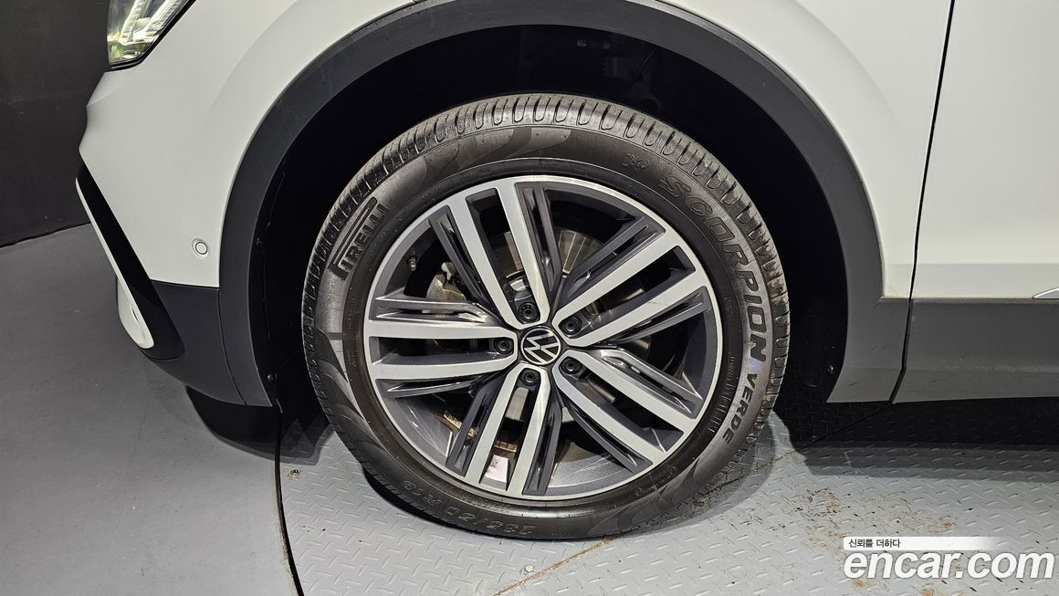 Volkswagen Tiguan 2.0 TSI Prestige, 2023