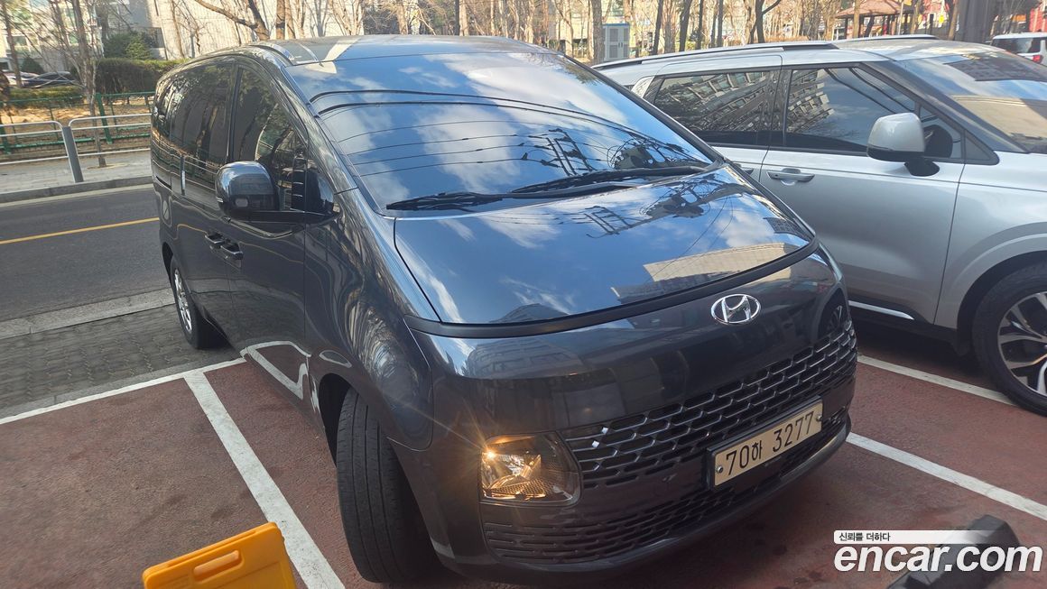 Hyundai Staria Tourer 11-Seater, 2024