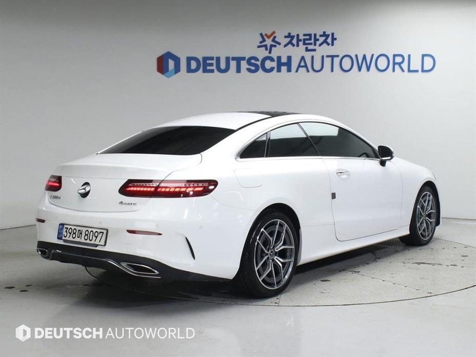 Mercedes-Benz E-Class E300d 4MATIC Coupe, 2022