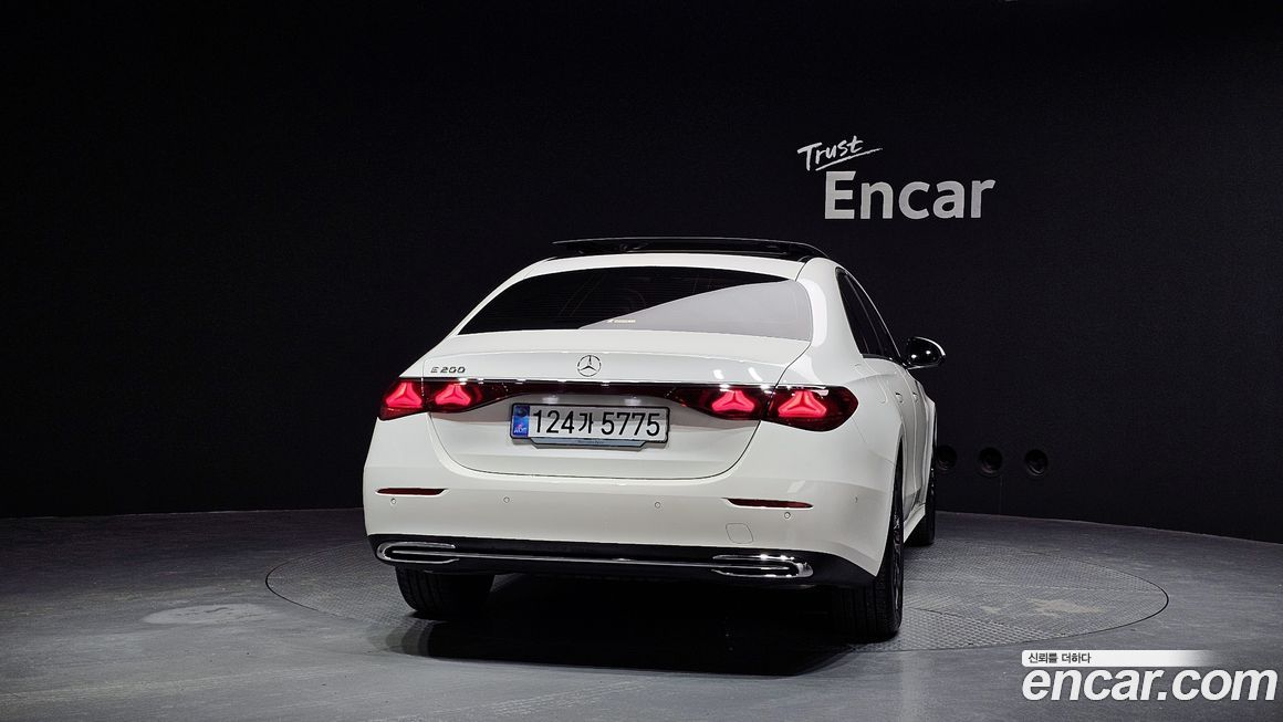 Mercedes-Benz E-Class E200 Avantgarde, 2025