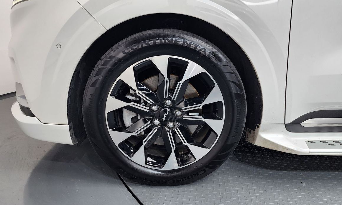 Kia Carnival 9-Seater Hi-Limousine, 2022