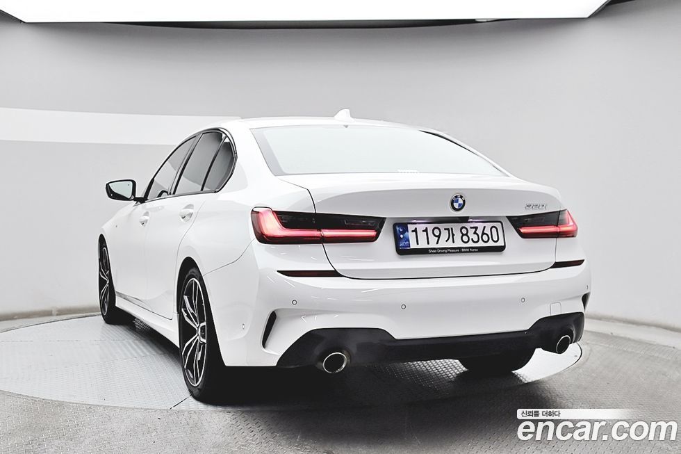 BMW 3-Series 320i M Sport, 2022