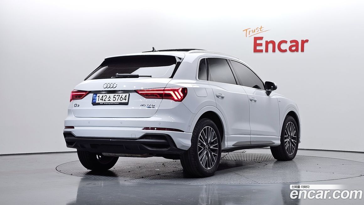 Audi Q3 40 TFSI Quattro Premium, 2024