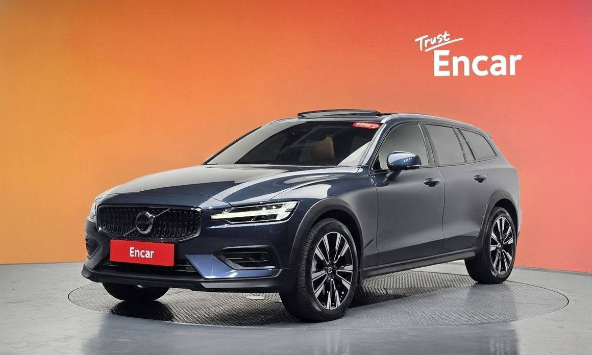Volvo V60 B5 Ultimate AWD, 2024