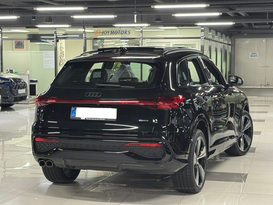 Audi Q5 40 TDI Quattro S Line Black Edition, 2025